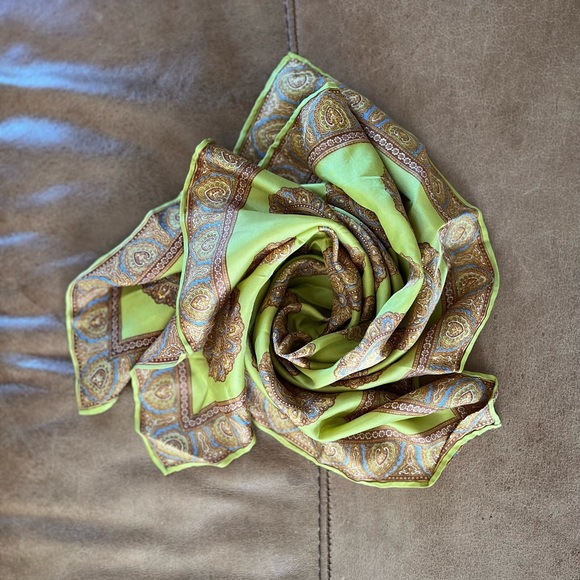 VTG Printed Scarf - Picture 1 of 8
